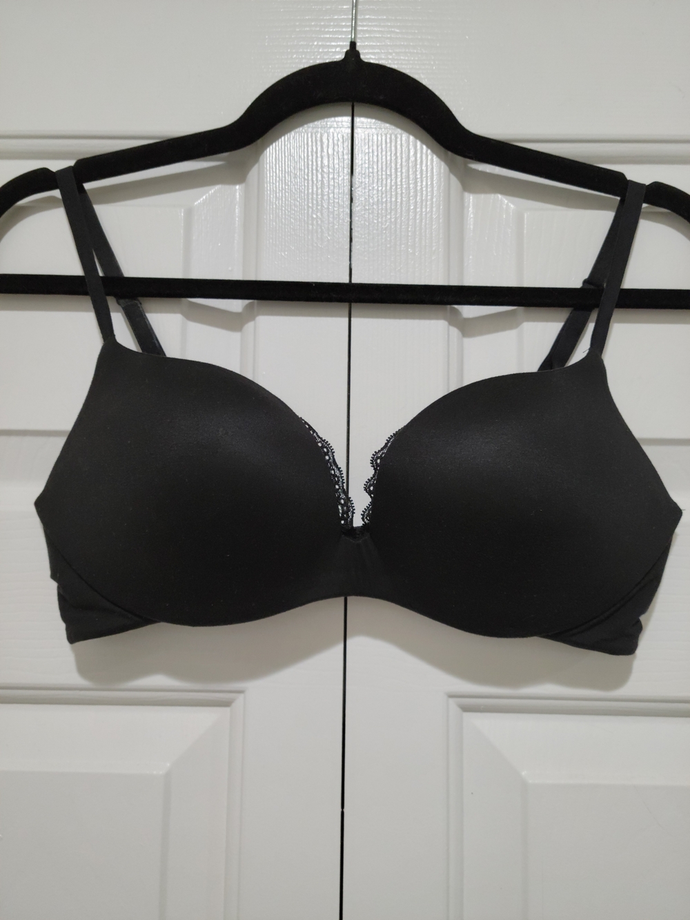 Victoria's Secret Black Padded Plunge Lace-Trim Bra